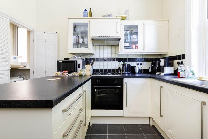 Large Sharers Apartment Finchley Road, Hampstead